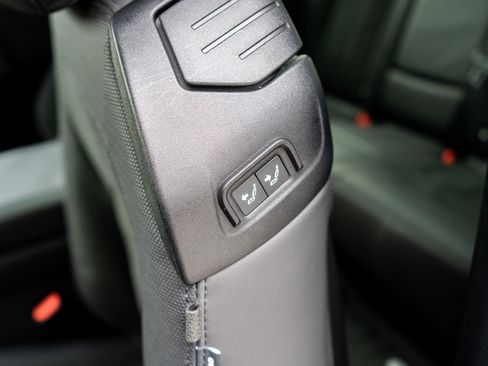 Used 2023 Land Rover Defender 90 Carpathian Edition image 37