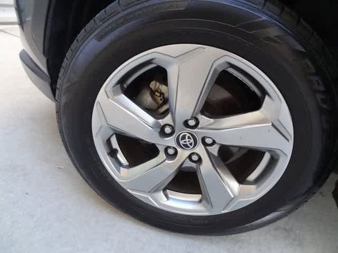 Used 2020 Toyota RAV4 Limited image 39