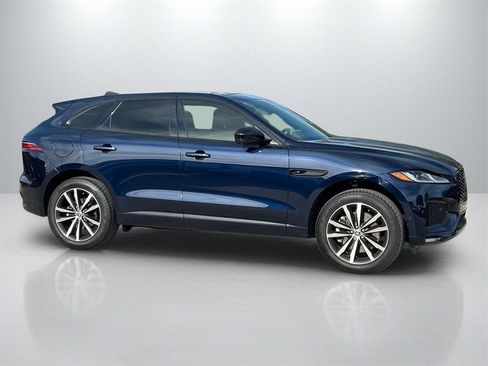 Used 2024 Jaguar F-PACE R-Dynamic S image 4