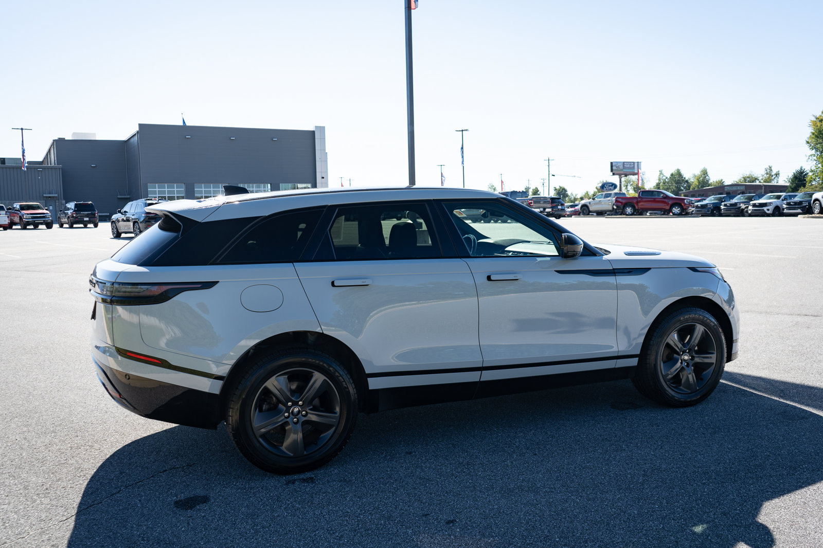Used 2025 Land Rover Range Rover Velar Dynamic SE AWD/4WD image 10