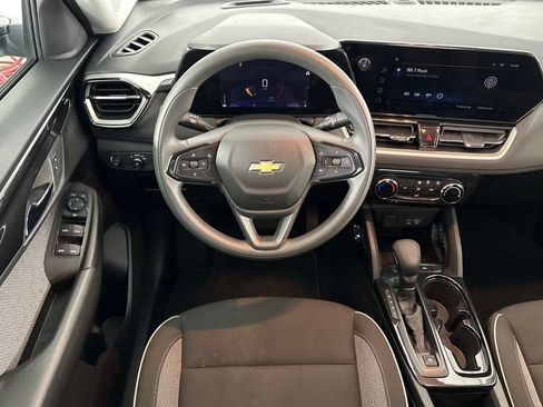 Used 2025 Chevrolet TrailBlazer LT FWD image 19