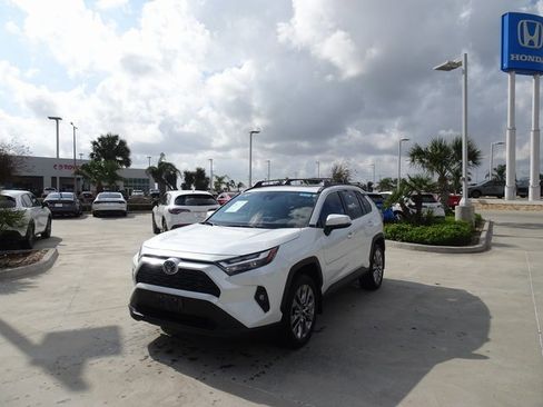 Used 2023 Toyota RAV4 XLE Premium image 1