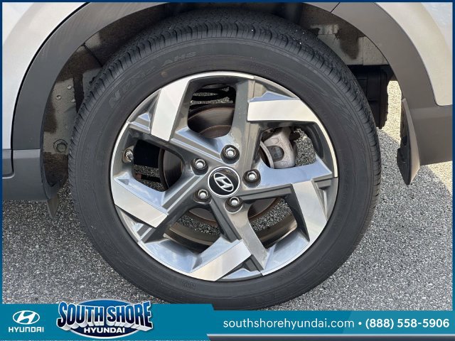 Certified 2024 Hyundai Venue SEL FWD image 9