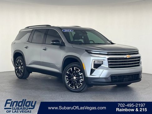 Used 2024 Chevrolet Traverse LT w/ Enhanced Driving Package FWD image 1