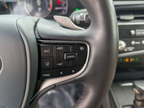 Used 2024 Lexus ES 350 w/ Premium Package image 22