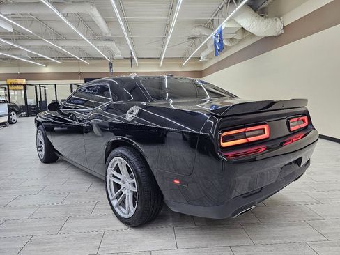 Used 2021 Dodge Challenger SXT RWD image 8