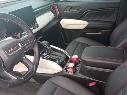 Used 2024 GMC Canyon AT4X AWD/4WD image 8