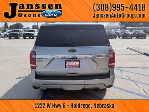 Used 2020 Ford Expedition XLT w/ Equipment Group 202A AWD/4WD image 7