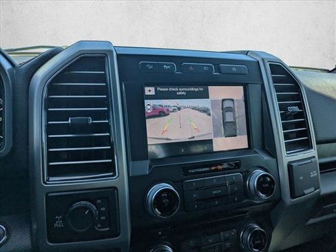 Used 2018 Ford F150 Platinum w/ Equipment Group 701A Luxury AWD/4WD image 3