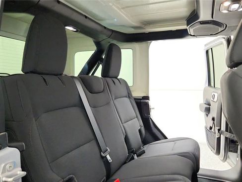 Used 2022 Jeep Wrangler Unlimited Sport AWD/4WD image 35