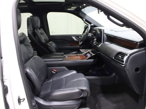 Used 2022 Lincoln Navigator Reserve AWD/4WD image 28