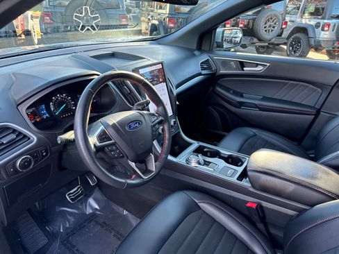 Used 2024 Ford Edge ST-Line w/ Class II Trailer Tow Package image 12
