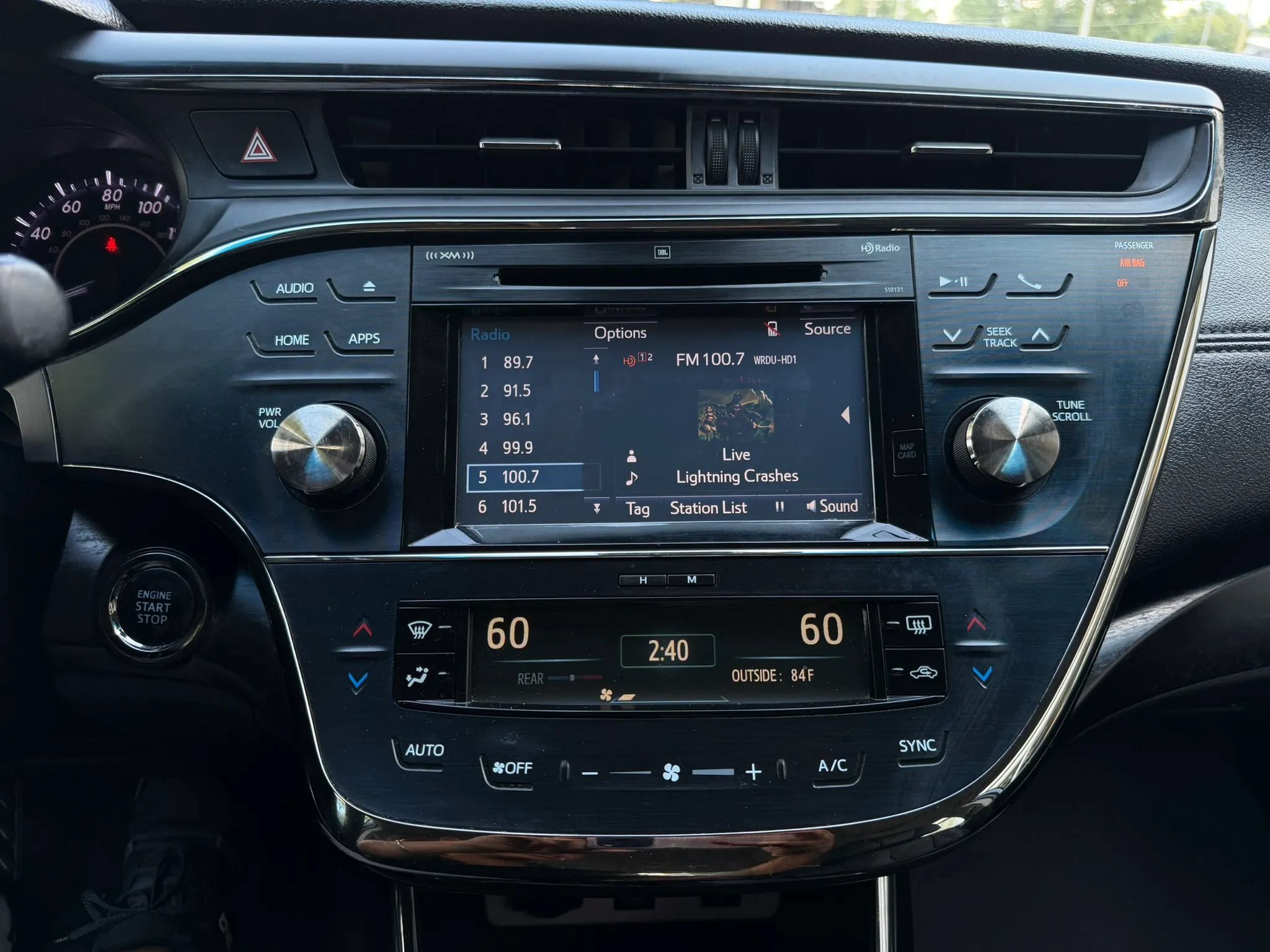 Used 2016 Toyota Avalon Limited w/ Toyota Safety Sense Package FWD image 29