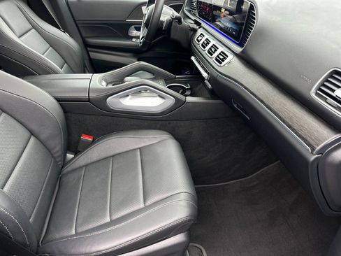 Used 2025 Mercedes-Benz GLE 350 4MATIC image 16