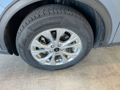 Used 2025 Ford Escape Active image 10