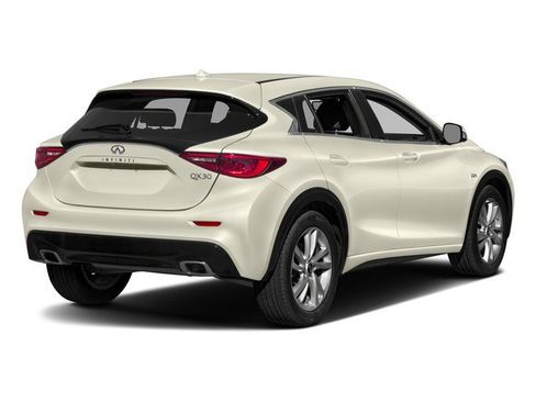 Used 2018 INFINITI QX30 Premium w/ Cargo Package AWD/4WD image 5