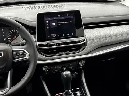 Used 2022 Jeep Compass Latitude image 18