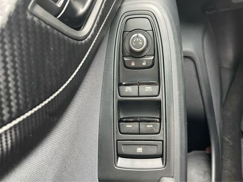 Used 2021 Subaru Crosstrek 2.0i Premium image 19