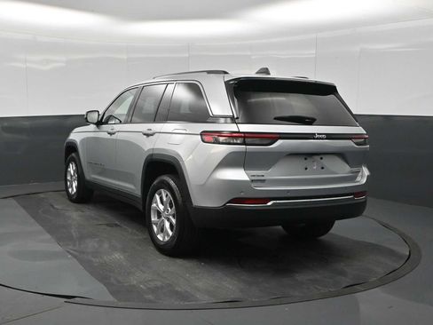 Used 2023 Jeep Grand Cherokee Limited w/ Trailer Tow Prep Group (B) AWD/4WD image 6