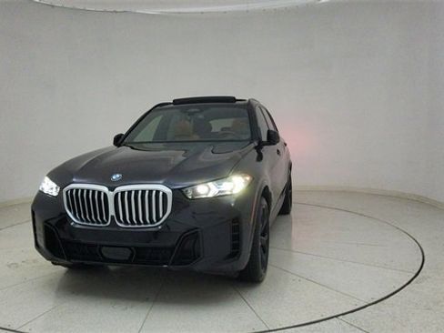 Used 2025 BMW X5 sDrive40i w/ M Sport Package image 72