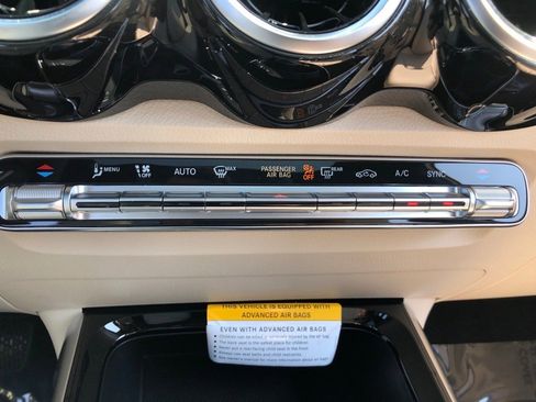 New 2026 Mercedes-Benz GLB 250 4MATIC image 26