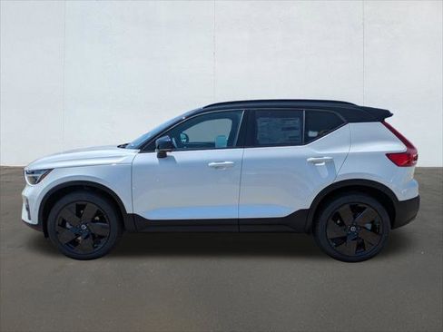 New 2026 Volvo XC40 B5 Ultra w/ Climate Package image 3