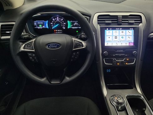 Used 2019 Ford Fusion SE FWD image 22