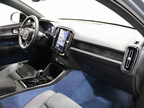 Used 2023 Volvo C40 P8 Recharge Ultimate image 29