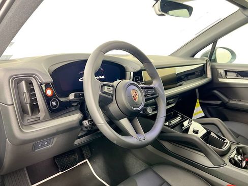 New 2026 Porsche Cayenne AWD/4WD image 4