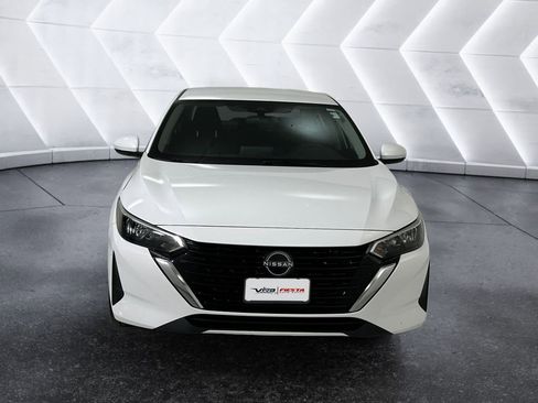 Used 2025 Nissan Sentra SV image 2