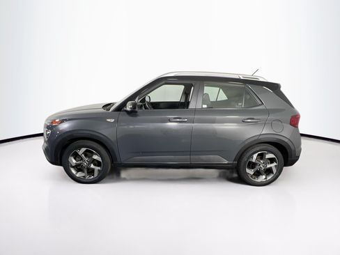 Used 2024 Hyundai Venue Limited FWD image 8
