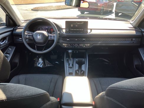 Used 2025 Honda Accord SE image 32