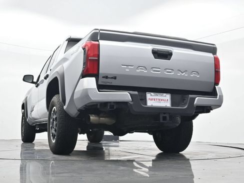 Used 2024 Toyota Tacoma TRD Off-Road AWD/4WD image 37