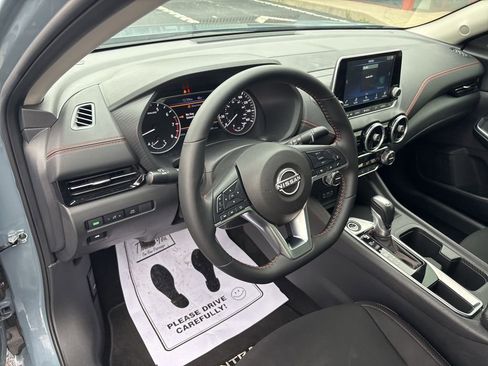 Used 2025 Nissan Sentra SR image 27