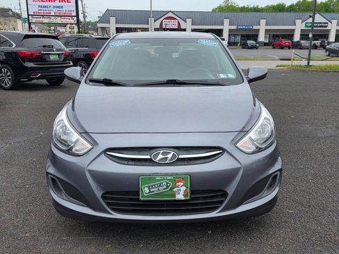 Used 2017 Hyundai Accent SE FWD image 2