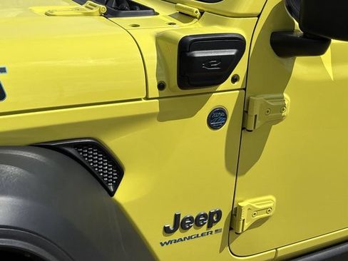 Used 2023 Jeep Wrangler Unlimited w/ Cold Weather Group AWD/4WD image 14