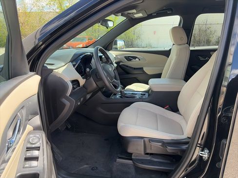 Used 2022 Chevrolet Traverse LS FWD image 22