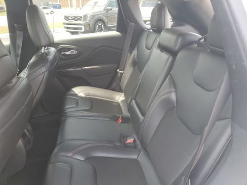 Used 2020 Jeep Cherokee Trailhawk w/ Comfort/Convenience Group AWD/4WD image 25