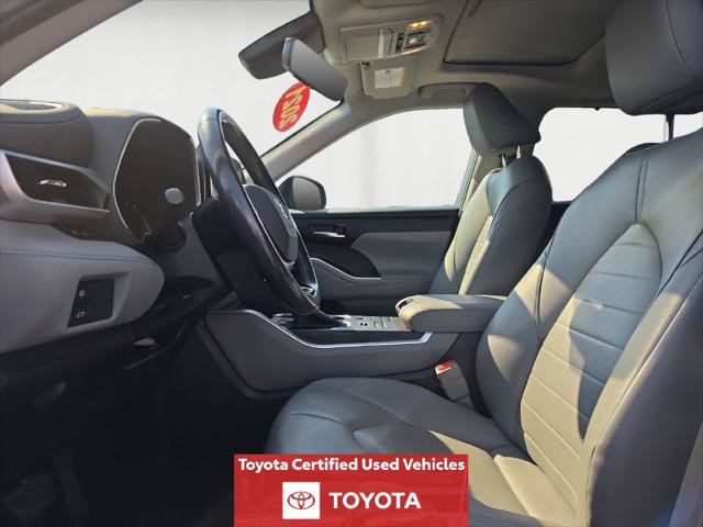 Certified 2021 Toyota Highlander XLE AWD/4WD image 11