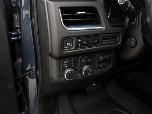 Used 2021 Chevrolet Suburban LT w/ LT Signature Package AWD/4WD image 24
