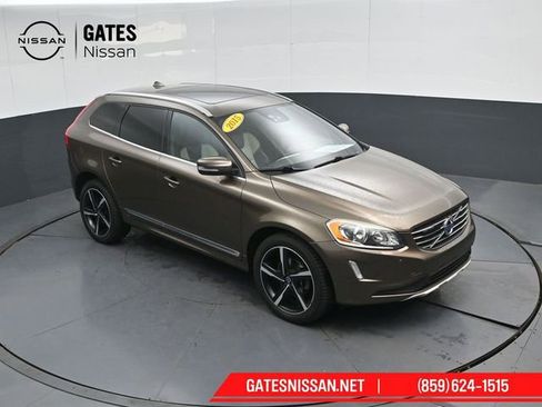 Used 2015 Volvo XC60 T5 w/ Proximity Package image 46