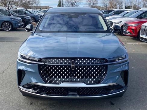 New 2026 Lincoln Nautilus Premier image 2