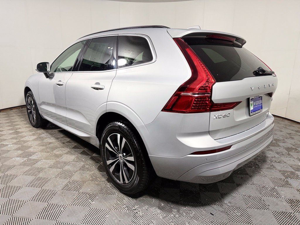 Used 2023 Volvo XC60 B5 Core AWD/4WD image 4