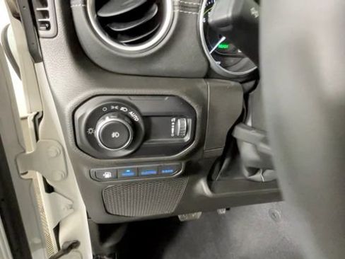 Used 2023 Jeep Wrangler Unlimited Sahara w/ Cold Weather Group AWD/4WD image 21