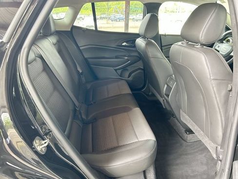 Used 2024 Chevrolet Trax LT FWD image 24