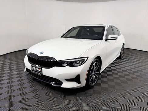 Used 2019 BMW 330i Sedan image 3