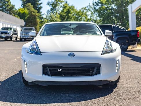 Used 2020 Nissan 370Z Coupe RWD image 5