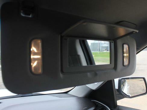 Used 2018 GMC Yukon SLT AWD/4WD image 25