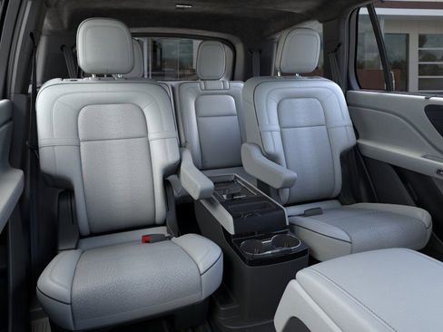 New 2026 Lincoln Aviator Black Label w/ Dynamic Handling Package AWD/4WD image 11
