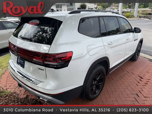 Certified 2026 Volkswagen Atlas Peak Edition AWD/4WD image 4